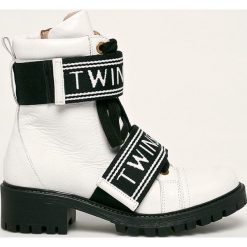 Twinset - Workery skórzane. Białe workery damskie Twinset, ze skóry, na sznurówki. Za 1299,00 zł.
