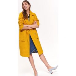 Żółty płaszcz ze strukturalnej tkaniny. Żółte płaszcze damskie Top Secret, na lato, bez wzorów, z tkaniny, eleganckie, długie. W wyprzedaży za 149,99 zł.