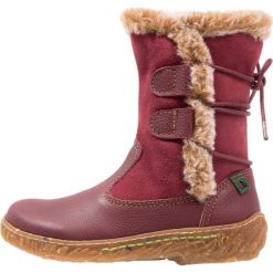 El Naturalista LUX SOFT Kozaki rioja/nido. Czerwone buty zimowe damskie marki El Naturalista, ze skóry, na wysokim obcasie. W wyprzedaży za 311,40 zł.