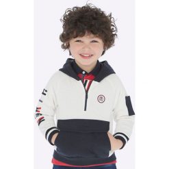 Mayoral - Bluza dziecięca 92-134 cm. Białe bluzy chłopięce Mayoral, z aplikacjami, z elastanu, bez rękawów, z kapturem. W wyprzedaży za 99,90 zł.