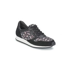 Buty United nude RUNNER. Czarne trampki i tenisówki damskie marki United Nude, bez wzorów, bez zapięcia. Za 559,20 zł.