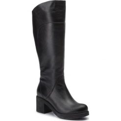 Kozaki LASOCKI SM-WMA-008CK. Kozaki damskie Lasocki, bez obcasa, bez zapięcia. Za 399,99 zł.