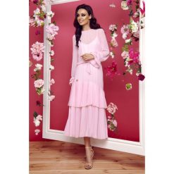 Sukienka w stylu boho midi pudrowy róż. Różowe sukienki damskie Lemoniade, na co dzień, s, bez wzorów, z szyfonu, boho, z falbankami, z długim rękawem, długie, midi, proste. Za 259,90 zł.