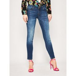 Jeansy Skinny Fit Guess Curve X W0GAJ2 D41F2. Niebieskie jeansy damskie Guess. W wyprzedaży za 289,00 zł.