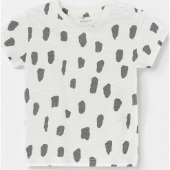 Wzorzysty t-shirt - Kremowy. Białe t-shirty męskie Reserved, bez wzorów, bez kołnierzyka. W wyprzedaży za 12,99 zł.