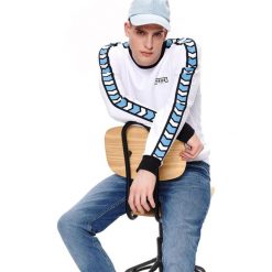 Bluza z lampasami. Białe bluzy męskie Top Secret, na zimę, xxl, bez wzorów, z bawełny, z okrągłym kołnierzem, bez rękawów, bez kaptura. W wyprzedaży za 29,99 zł.