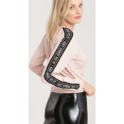 Jasnoróżowa Bluza Red Flower. Czerwone bluzy damskie other, l. Za 49,99 zł.