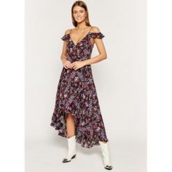 Sukienka letnia Guess W92K87 WBK50. Czarne sukienki damskie Guess, na lato, s, z aplikacjami, z wiskozy, bez kołnierzyka, bez rękawów. W wyprzedaży za 329,00 zł.