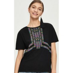 T-shirty damskie: T-shirt z nadrukiem etno – Czarny
