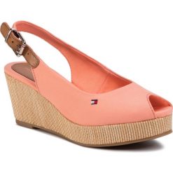 Espadryle TOMMY HILFIGER - Iconic Elba Sling Back Wedge FW0FW04788 Island Coral SN7. Pomarańczowe espadryle damskie TOMMY HILFIGER, bez wzorów, ze skóry, bez obcasa, na obcasie. Za 359,00 zł.