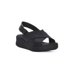 Sandały Timberland LA WIND SLINGBACK. Czarne sandały damskie Timberland, bez wzorów, bez obcasa, bez zapięcia. Za 436,24 zł.