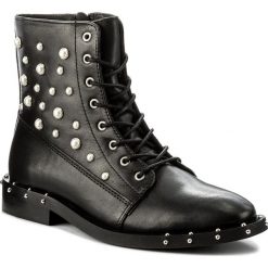 Botki BRONX - 47076-F BX 1433 Black 01. Czarne botki damskie na obcasie marki Bronx, z materiału. W wyprzedaży za 419,00 zł.