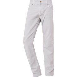 7 for all mankind RONNIE Jeansy Slim Fit light grey. Szare jeansy męskie relaxed fit marki 7 for all mankind. W wyprzedaży za 461,45 zł.