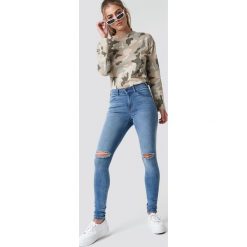Dr Denim Jeansy Lexy - Blue. Niebieskie jeansy damskie marki Dr.Denim, bez wzorów, z jeansu, z podwyższonym stanem. Za 202,95 zł.