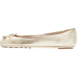 Dune London HARLAND Baleriny gold. Żółte baleriny damskie marki Dune London, bez wzorów, ze skóry ekologicznej, klasyczne, bez obcasa. Za 379,00 zł.