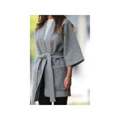 Wełniana narzutka. Szare bolerka i narzutki damskie marki Miw collection, na jesień, w paski, z wełny, bez kołnierzyka, bez rękawów, bez kaptura. Za 269,00 zł.