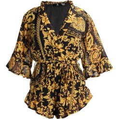 Kombinezony damskie: Missguided Petite BAROQUE SCARF PRINT TIE BELT PLAYSUIT Kombinezon black/gold