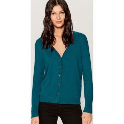 Dopasowany sweter z zapięciem na guziki - Turkusowy. Niebieskie swetry damskie Mohito, s, bez wzorów, bez rękawów, bez kaptura. Za 59,99 zł.