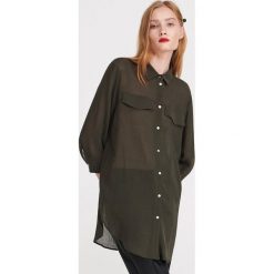 Długa koszula z wiskozy - Khaki. Brązowe koszule damskie Reserved, z wiskozy. W wyprzedaży za 49,99 zł.