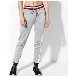 Tommy Sport Spodnie Jogger With Vertical Logo , szary, rozmiar S. Szare spodnie damskie TOMMY HILFIGER, s, z poliesteru. W wyprzedaży za 319,99 zł.