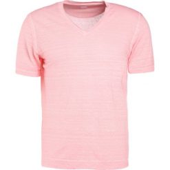 120% Lino UOMO Tshirt basic rose. Czerwone koszulki polo męskie marki 120% Lino, l, ze lnu. W wyprzedaży za 351,75 zł.