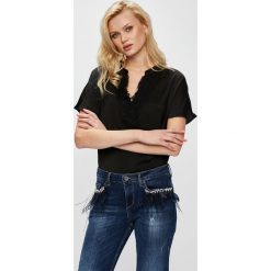 Vero Moda - Top. Białe topy damskie marki Vero Moda, s, z nadrukiem, z bawełny, z okrągłym kołnierzem. Za 59,90 zł.