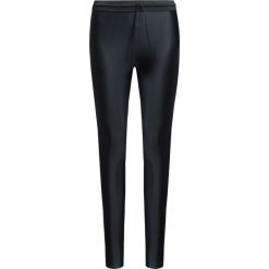 Leginsy Y-3 Czarny. Czarne legginsy damskie do fitnessu marki Y-3, z nadrukiem, z tkaniny. Za 318,00 zł.