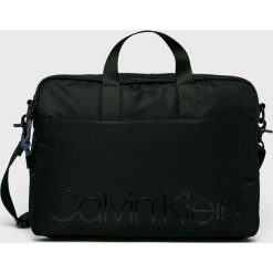 Calvin Klein - Torba. Czarne torby na laptopa Calvin Klein, w paski, z materiału. Za 499,90 zł.