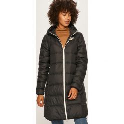 Nike Sportswear - Kurtka dwustronna. Czarne kurtki damskie Nike Sportswear, s, bez wzorów, z poliesteru, długie, z kapturem. W wyprzedaży za 649,90 zł.