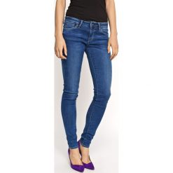 Pepe Jeans - Jeansy Soho. Niebieskie jeansy damskie relaxed fit Pepe Jeans, z aplikacjami, z bawełny. Za 319,90 zł.