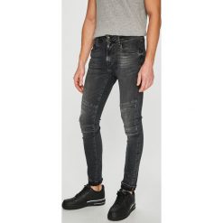 Guess Jeans - Jeansy Jay. Szare rurki męskie marki Guess Jeans, z aplikacjami, z bawełny. Za 589,90 zł.
