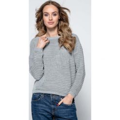 Lekki Szary Sweter w Łódkę z Geometrycznym Splotem. Szare piżamy damskie marki Molly.pl, uniwersalny, bez wzorów, z tkaniny, z krótkim rękawem, krótkie, bez kaptura. Za 119,90 zł.