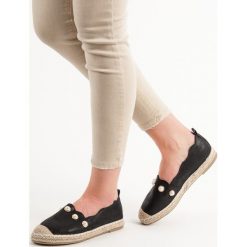 ESPADRYLE Z PEREŁKAMI. Czarne baleriny damskie SHELOVET, bez wzorów, bez obcasa. Za 39,90 zł.