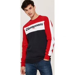 Bluza z napisem - Czerwony. Czerwone bluzy męskie marki House, s, z napisami. Za 99,99 zł.