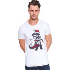 T-shirt ze świątecznym z nadrukiem. Białe t-shirty męskie Top Secret, na zimę, m, z nadrukiem, z bawełny, klasyczne, z klasycznym kołnierzykiem, krótkie. W wyprzedaży za 14,99 zł.