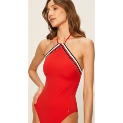 Tommy Hilfiger - Strój kąpielowy. Czerwone stroje kąpielowe damskie TOMMY HILFIGER, s, z aplikacjami, z elastanu. W wyprzedaży za 359,90 zł.