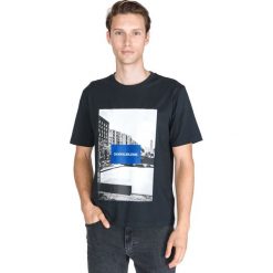Calvin Klein Koszulka Czarny. Czarne podkoszulki męskie Calvin Klein, xxl, z nadrukiem, z elastanu, bez kołnierzyka, krótkie. Za 216,95 zł.