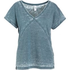 Topy sportowe damskie: B ACTIVE by Beachlife Tshirt basic reflecting pond