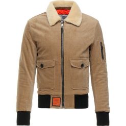 Bombers RAGNAR Kurtka Bomber camel. Brązowe kurtki męskie bomber Bombers, m, z bawełny. Za 1049,00 zł.