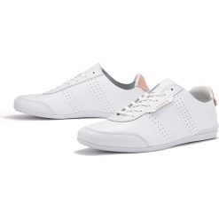 LACOSTE ORENO 120 1 CFA > 7-39CFA001483J. Trampki i tenisówki damskie Lacoste, bez wzorów, ze skóry, bez zapięcia. W wyprzedaży za 399,99 zł.