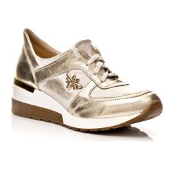 POLSKIE PÓŁBUTY SNEAKERSY NOWY WZÓR 19/48 SKÓRA ZŁOTE. Żółte półbuty damskie CALZADO, bez wzorów, ze skóry, bez obcasa, bez zapięcia. W wyprzedaży za 279,99 zł.