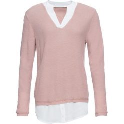 Sweter z koszulową wstawką bonprix jasnoróżowy. Różowe swetry klasyczne damskie marki bonprix, z koszulowym kołnierzykiem. Za 109,99 zł.