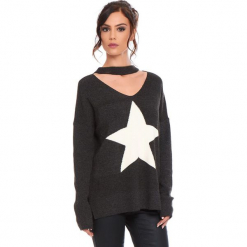 Sweter "Etoile" w kolorze ciemnoszarym. Szare swetry klasyczne damskie marki Cosy Winter, s, prążkowane, z okrągłym kołnierzem. W wyprzedaży za 136,95 zł.