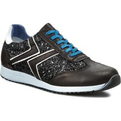 Sneakersy CARINII - B3360 Sandro 04/Planet 3/Nappa Biała. Czarne półbuty damskie marki Carinii, ze skóry. W wyprzedaży za 149,00 zł.