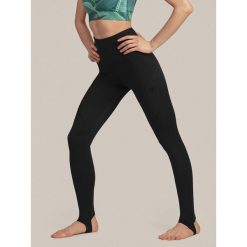 Legginsy do jogi z otworem na piętę. Legginsy damskie s, bez wzorów, z dzianiny. W wyprzedaży za 79,99 zł.