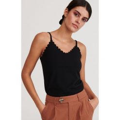 Gładki top - Czarny. Czarne topy damskie Reserved, s, bez wzorów, bez kołnierzyka. Za 49,99 zł.