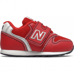 New Balance IZ996BA. Buciki niemowlęce New Balance, z materiału, bez zapięcia. W wyprzedaży za 129,99 zł.