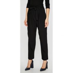 Vero Moda - Spodnie. Czarne spodnie damskie Vero Moda, s, z haftami, z poliesteru, casualowe. W wyprzedaży za 49,90 zł.