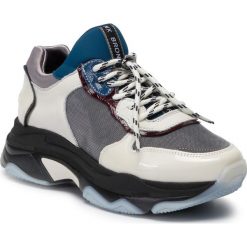 Sneakersy BRONX - 66167E-HM BX 1525 Off White/Silver/L.Blue. Szare półbuty damskie Bronx, ze skóry ekologicznej. Za 649,00 zł.