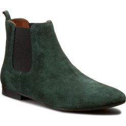 Sztyblety NESSI - 46703 Zielony W. Zielone botki damskie skórzane Nessi, bez obcasa, na obcasie, bez zapięcia. W wyprzedaży za 229,00 zł.